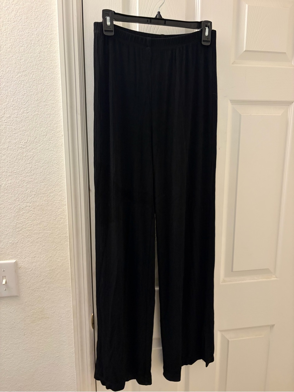 Chico's Black Wide-Leg Ribbed Pull-On Pants
